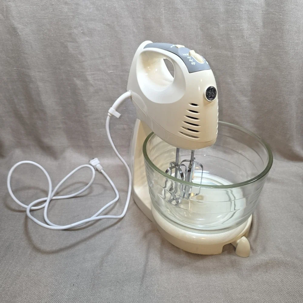 Retro Beige GE Hand/Stand Mixer & Glass Bowl  And Beaters Vintage